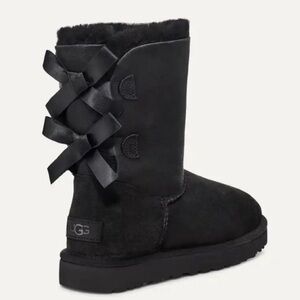 UGG Black Bailey Bow II Boots Women’s Size 5